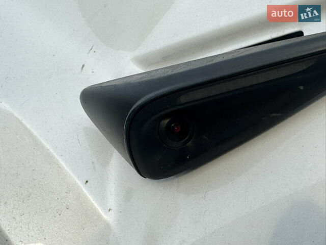 Белый Тесла Model Y, объемом двигателя 0 л и пробегом 5 тыс. км за 17800 $, фото 9 на Automoto.ua