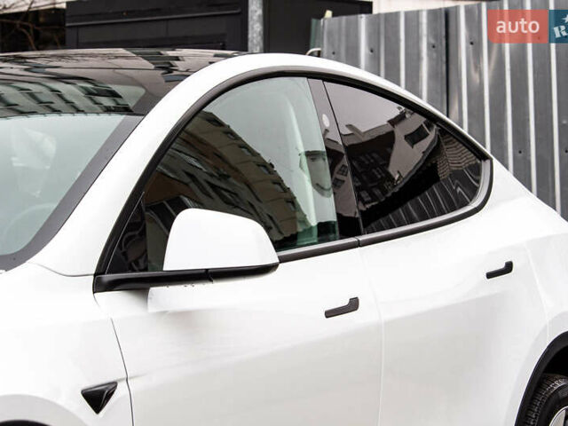 Білий Тесла Model Y, об'ємом двигуна 0 л та пробігом 11 тис. км за 30000 $, фото 22 на Automoto.ua
