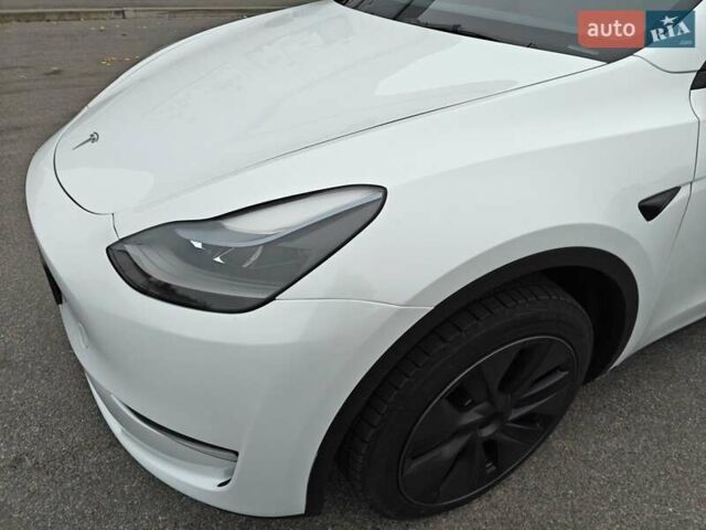 Белый Тесла Model Y, объемом двигателя 0 л и пробегом 18 тыс. км за 29000 $, фото 21 на Automoto.ua
