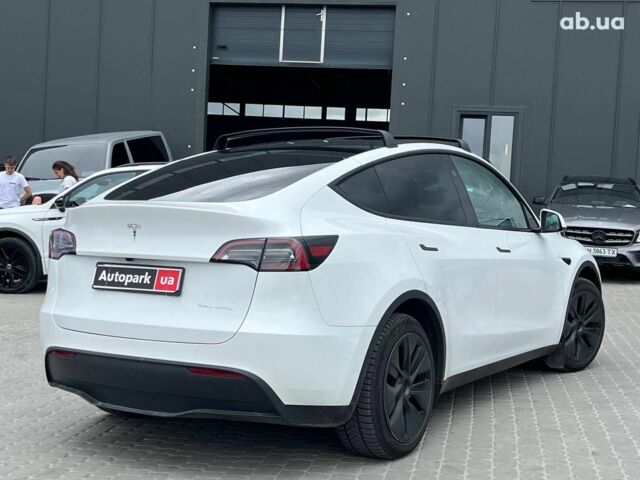 Белый Тесла Model Y, объемом двигателя 0 л и пробегом 33 тыс. км за 34890 $, фото 9 на Automoto.ua