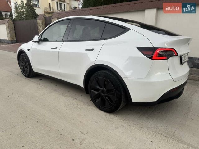 Білий Тесла Model Y, об'ємом двигуна 0 л та пробігом 10 тис. км за 31300 $, фото 3 на Automoto.ua