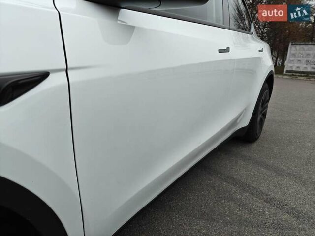 Белый Тесла Model Y, объемом двигателя 0 л и пробегом 18 тыс. км за 29000 $, фото 18 на Automoto.ua