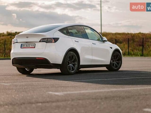 Білий Тесла Model Y, об'ємом двигуна 0 л та пробігом 5 тис. км за 29900 $, фото 57 на Automoto.ua