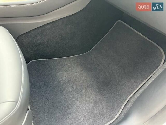 Белый Тесла Model Y, объемом двигателя 0 л и пробегом 2 тыс. км за 34500 $, фото 17 на Automoto.ua