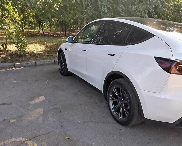 Білий Тесла Model Y, об'ємом двигуна 0 л та пробігом 25 тис. км за 32500 $, фото 8 на Automoto.ua