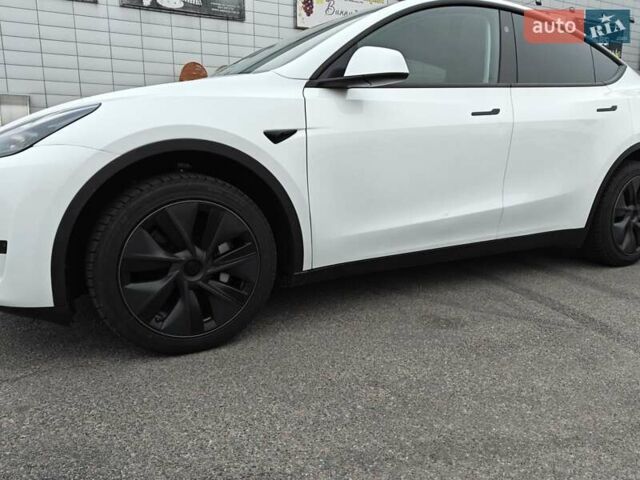 Белый Тесла Model Y, объемом двигателя 0 л и пробегом 18 тыс. км за 29000 $, фото 15 на Automoto.ua