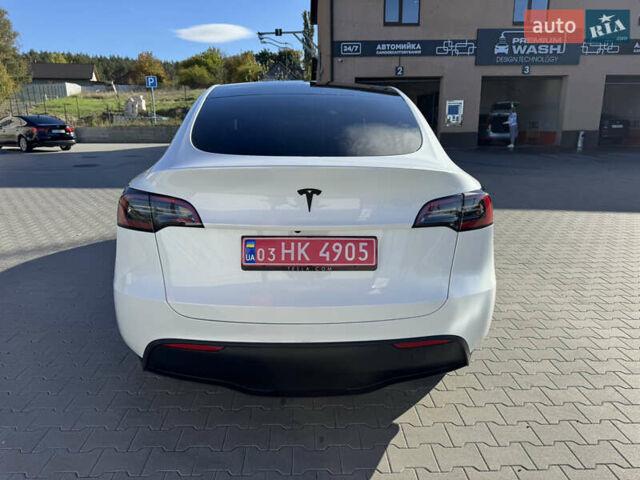 Белый Тесла Model Y, объемом двигателя 0 л и пробегом 26 тыс. км за 29900 $, фото 74 на Automoto.ua
