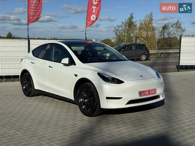 Белый Тесла Model Y, объемом двигателя 0 л и пробегом 26 тыс. км за 29900 $, фото 69 на Automoto.ua