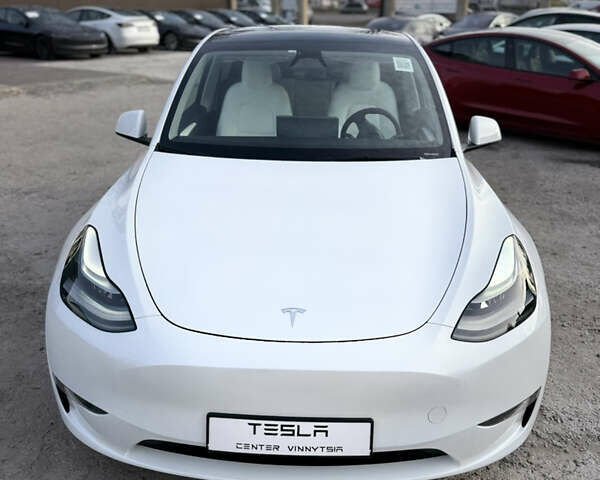 Белый Тесла Model Y, объемом двигателя 0 л и пробегом 1 тыс. км за 42500 $, фото 4 на Automoto.ua