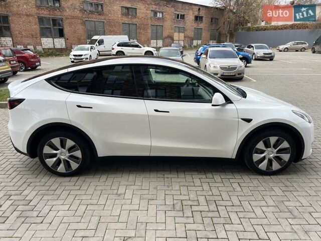 Белый Тесла Model Y, объемом двигателя 0 л и пробегом 2 тыс. км за 34500 $, фото 5 на Automoto.ua