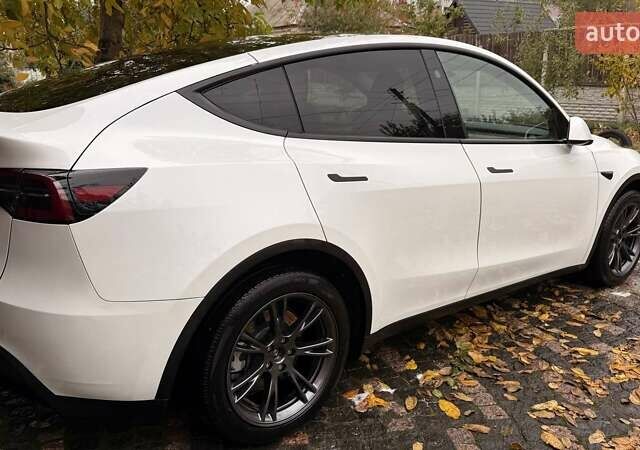 Белый Тесла Model Y, объемом двигателя 0 л и пробегом 20 тыс. км за 31500 $, фото 2 на Automoto.ua