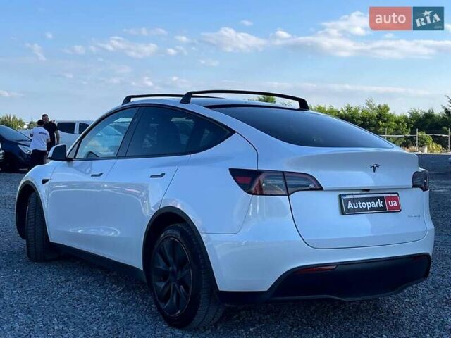 Белый Тесла Model Y, объемом двигателя 0 л и пробегом 34 тыс. км за 30890 $, фото 7 на Automoto.ua