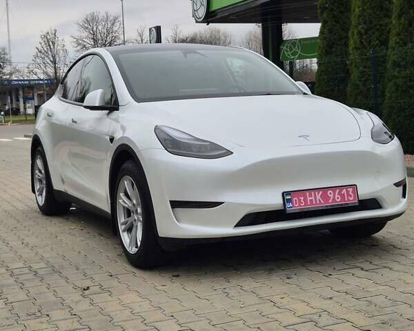 Білий Тесла Model Y, об'ємом двигуна 0 л та пробігом 26 тис. км за 25500 $, фото 2 на Automoto.ua