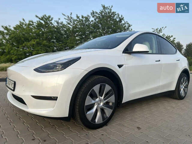 Белый Тесла Model Y, объемом двигателя 0 л и пробегом 8 тыс. км за 33000 $, фото 1 на Automoto.ua