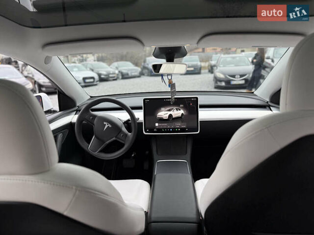 Белый Тесла Model Y, объемом двигателя 0 л и пробегом 23 тыс. км за 26500 $, фото 23 на Automoto.ua