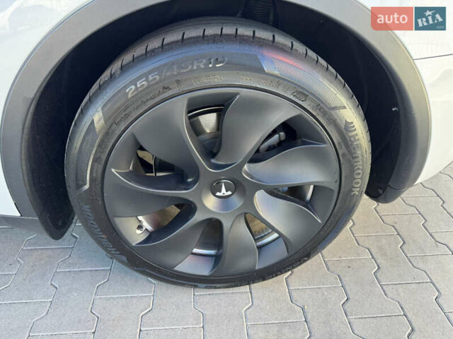 Белый Тесла Model Y, объемом двигателя 0 л и пробегом 26 тыс. км за 29900 $, фото 60 на Automoto.ua