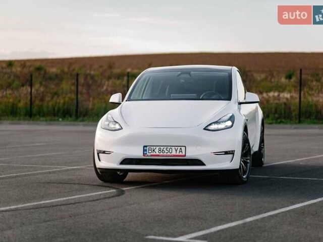 Білий Тесла Model Y, об'ємом двигуна 0 л та пробігом 5 тис. км за 29900 $, фото 55 на Automoto.ua