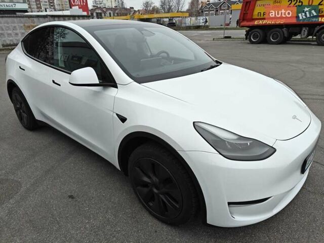 Белый Тесла Model Y, объемом двигателя 0 л и пробегом 18 тыс. км за 29000 $, фото 9 на Automoto.ua