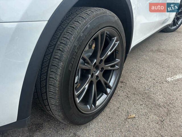 Белый Тесла Model Y, объемом двигателя 0 л и пробегом 25 тыс. км за 33290 $, фото 12 на Automoto.ua