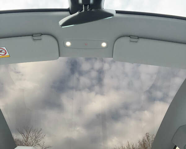 Белый Тесла Model Y, объемом двигателя 0 л и пробегом 1 тыс. км за 61141 $, фото 27 на Automoto.ua