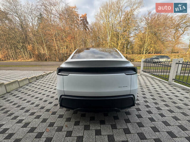 Белый Тесла Model Y, объемом двигателя 0 л и пробегом 1 тыс. км за 61141 $, фото 8 на Automoto.ua