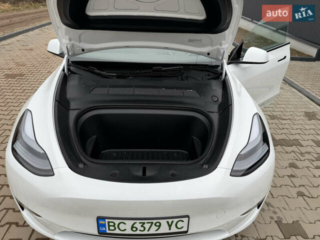Белый Тесла Model Y, объемом двигателя 0 л и пробегом 1 тыс. км за 35500 $, фото 18 на Automoto.ua