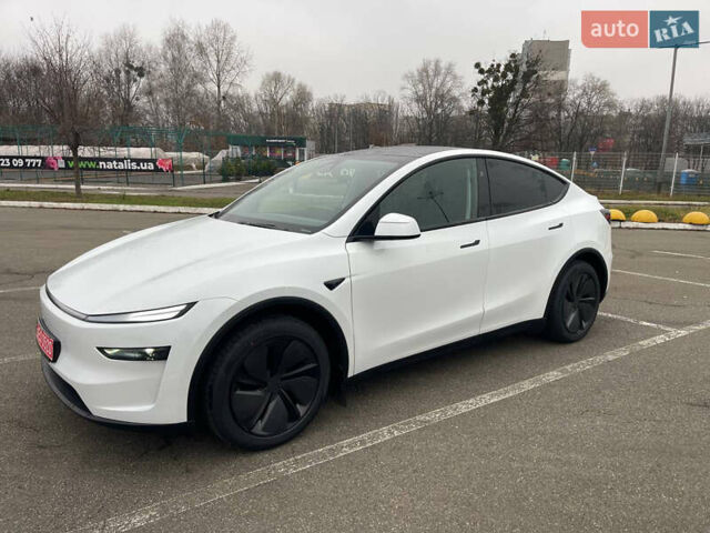 Білий Тесла Model Y, об'ємом двигуна 0 л та пробігом 2 тис. км за 63500 $, фото 3 на Automoto.ua