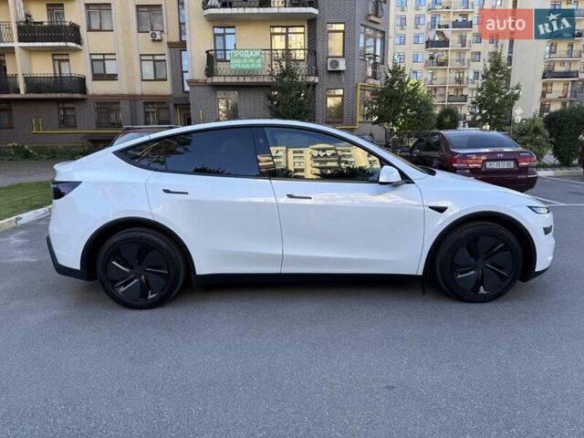 Білий Тесла Model Y, об'ємом двигуна 0 л та пробігом 1 тис. км за 63784 $, фото 5 на Automoto.ua