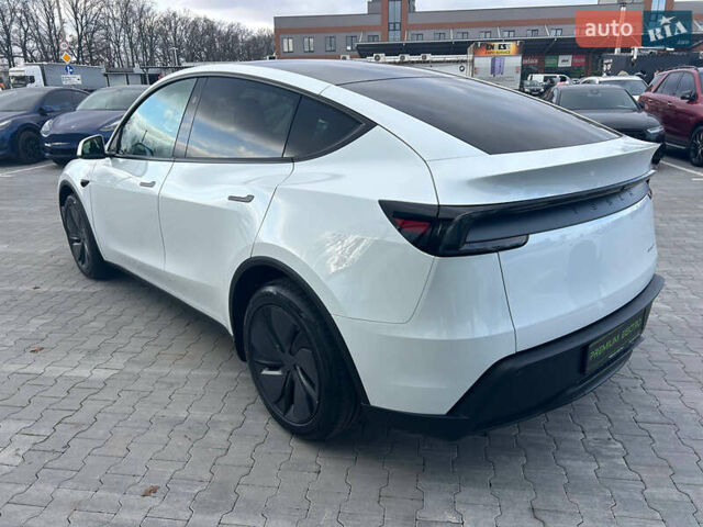 Белый Тесла Model Y, объемом двигателя 0 л и пробегом 1 тыс. км за 63500 $, фото 1 на Automoto.ua