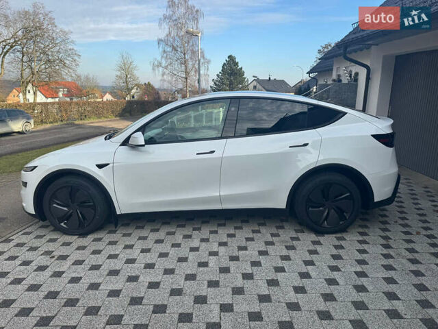 Белый Тесла Model Y, объемом двигателя 0 л и пробегом 1 тыс. км за 61141 $, фото 23 на Automoto.ua