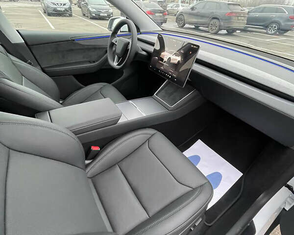 Білий Тесла Model Y, об'ємом двигуна 0 л та пробігом 2 тис. км за 63500 $, фото 15 на Automoto.ua