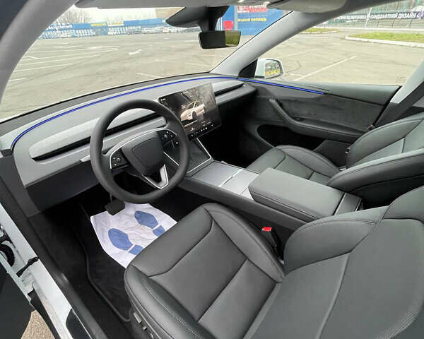 Білий Тесла Model Y, об'ємом двигуна 0 л та пробігом 2 тис. км за 63500 $, фото 10 на Automoto.ua