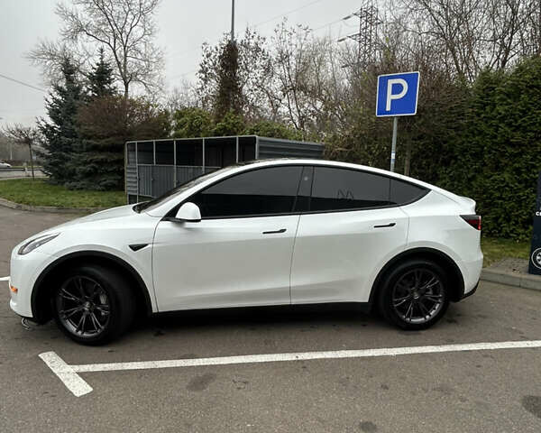 Белый Тесла Model Y, объемом двигателя 0 л и пробегом 6 тыс. км за 33999 $, фото 5 на Automoto.ua