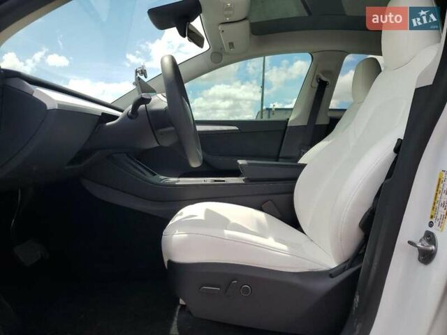 Білий Тесла Model Y, об'ємом двигуна 0 л та пробігом 37 тис. км за 15000 $, фото 6 на Automoto.ua