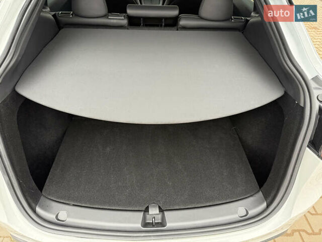 Белый Тесла Model Y, объемом двигателя 0 л и пробегом 1 тыс. км за 35500 $, фото 12 на Automoto.ua