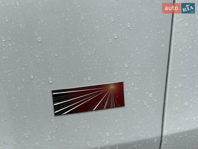 Белый Тесла Model Y, объемом двигателя 0 л и пробегом 1 тыс. км за 58999 $, фото 4 на Automoto.ua