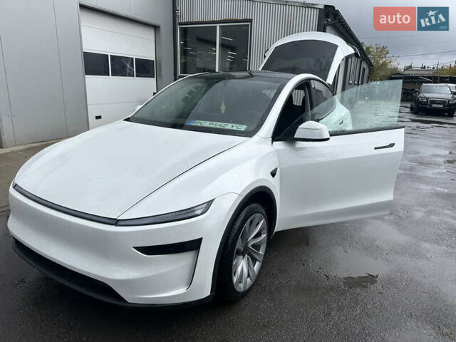 Белый Тесла Model Y, объемом двигателя 0 л и пробегом 1 тыс. км за 58999 $, фото 13 на Automoto.ua