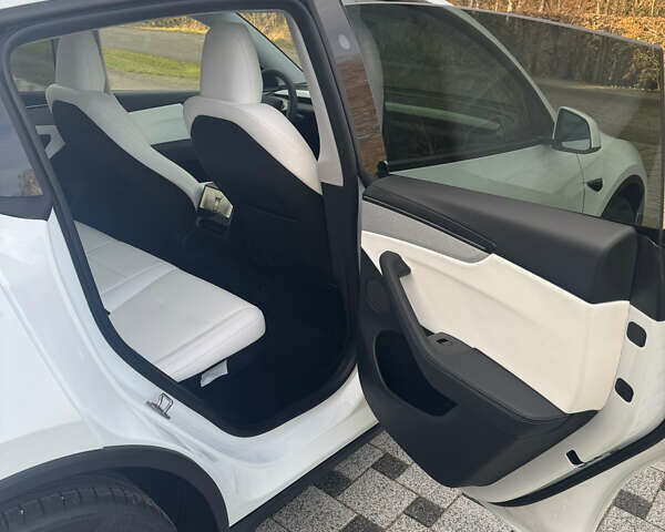 Белый Тесла Model Y, объемом двигателя 0 л и пробегом 1 тыс. км за 61141 $, фото 21 на Automoto.ua