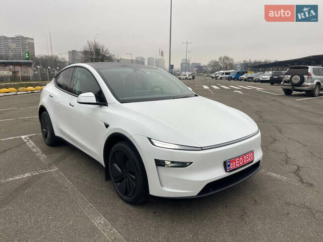 Білий Тесла Model Y, об'ємом двигуна 0 л та пробігом 2 тис. км за 63500 $, фото 4 на Automoto.ua