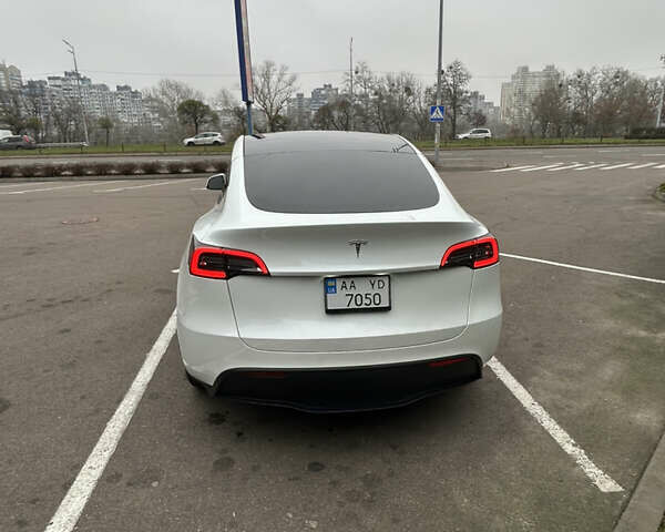Белый Тесла Model Y, объемом двигателя 0 л и пробегом 6 тыс. км за 33999 $, фото 7 на Automoto.ua