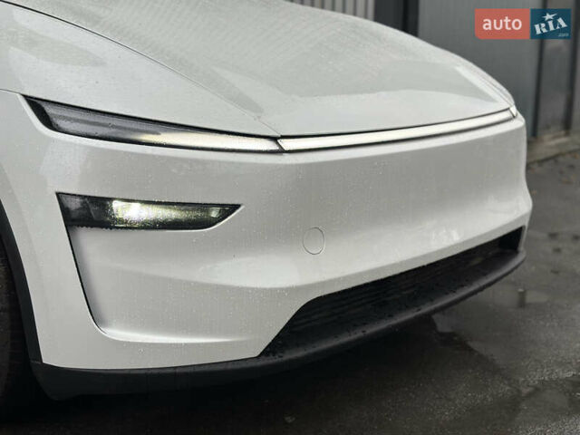 Белый Тесла Model Y, объемом двигателя 0 л и пробегом 1 тыс. км за 58999 $, фото 20 на Automoto.ua