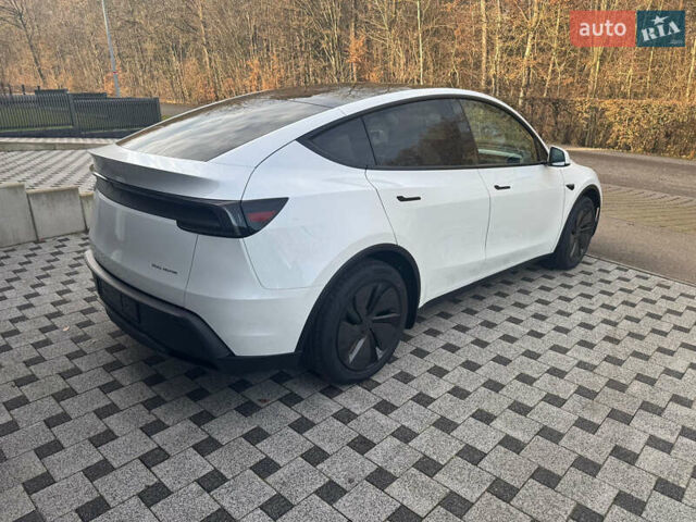 Белый Тесла Model Y, объемом двигателя 0 л и пробегом 1 тыс. км за 61141 $, фото 6 на Automoto.ua