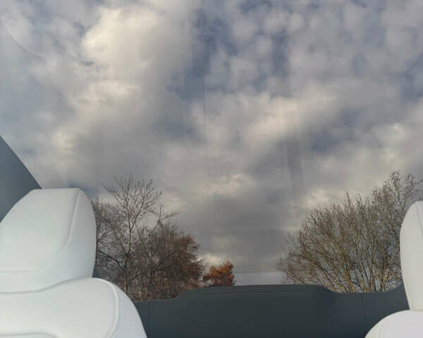 Белый Тесла Model Y, объемом двигателя 0 л и пробегом 1 тыс. км за 61141 $, фото 20 на Automoto.ua