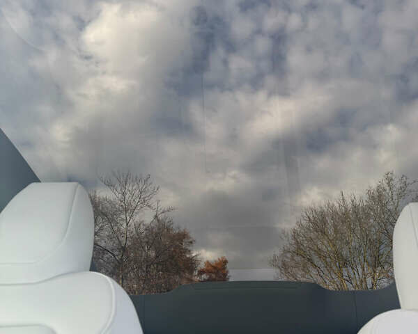 Белый Тесла Model Y, объемом двигателя 0 л и пробегом 1 тыс. км за 61141 $, фото 28 на Automoto.ua