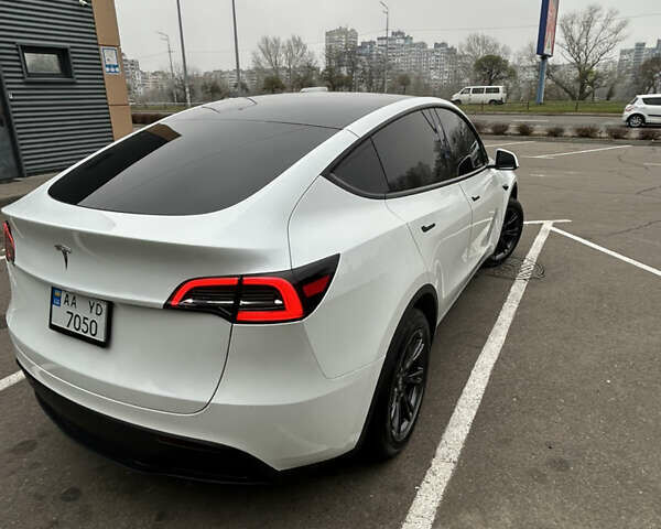 Белый Тесла Model Y, объемом двигателя 0 л и пробегом 6 тыс. км за 33999 $, фото 8 на Automoto.ua