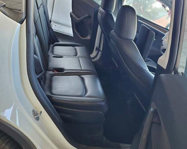 Бежевый Тесла Model Y, объемом двигателя 0 л и пробегом 50 тыс. км за 20500 $, фото 14 на Automoto.ua