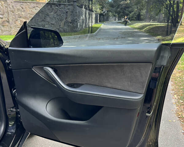 Черный Тесла Model Y, объемом двигателя 0 л и пробегом 143 тыс. км за 22900 $, фото 12 на Automoto.ua