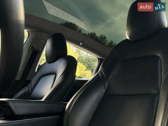 Черный Тесла Model Y, объемом двигателя 0 л и пробегом 136 тыс. км за 24999 $, фото 10 на Automoto.ua