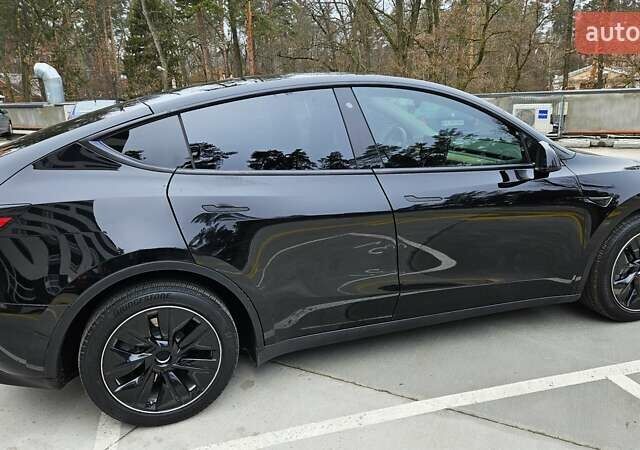 Черный Тесла Model Y, объемом двигателя 0 л и пробегом 136 тыс. км за 23990 $, фото 5 на Automoto.ua