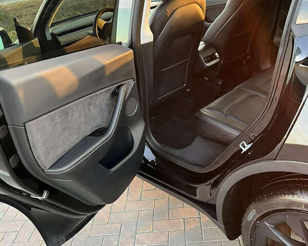 Черный Тесла Model Y, объемом двигателя 0 л и пробегом 90 тыс. км за 22500 $, фото 13 на Automoto.ua